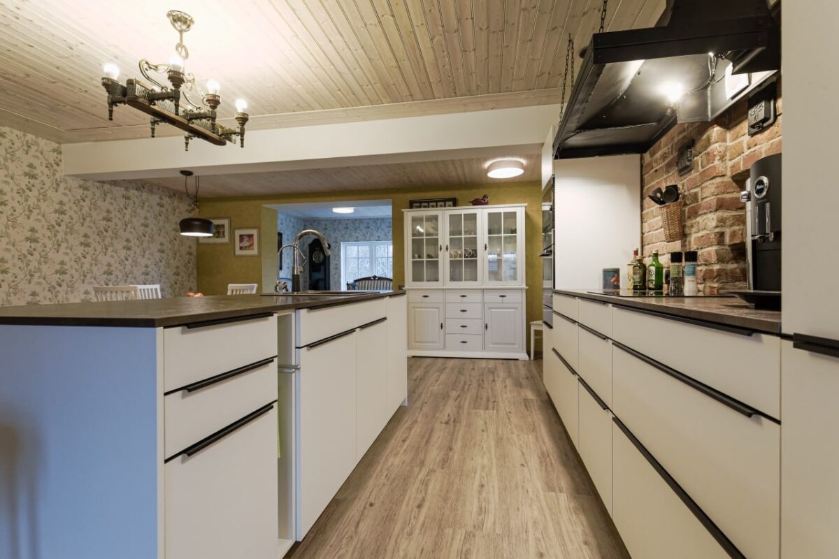 white modern kitchen