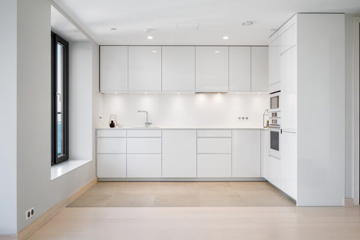 white modern kitchen -6